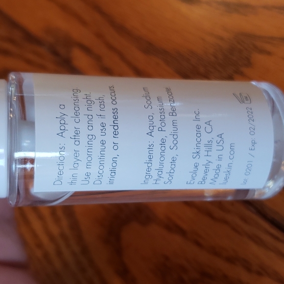 LUE' by Jean Seo Balance Hydrating & Calming Serum - Picture 4 of 4